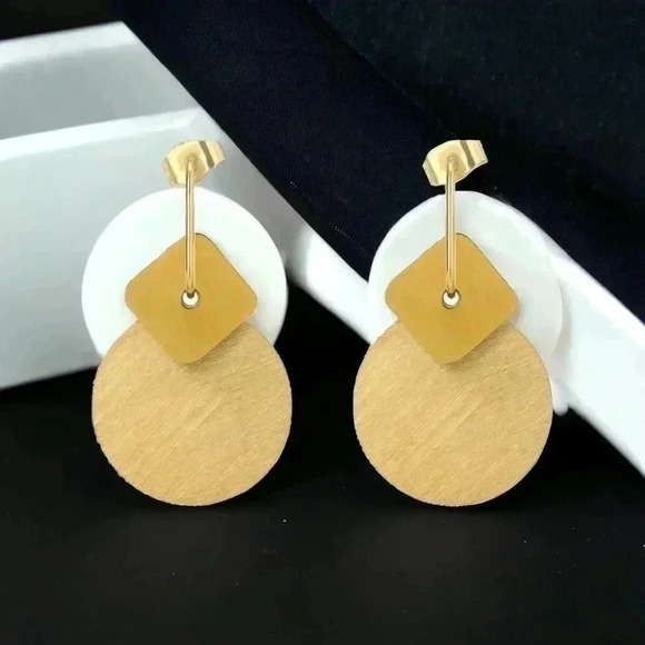🆕️Elegant 18K Gold Plated Stainless Steel Earrings Polished and Matte Finish - Picture 1 of 13